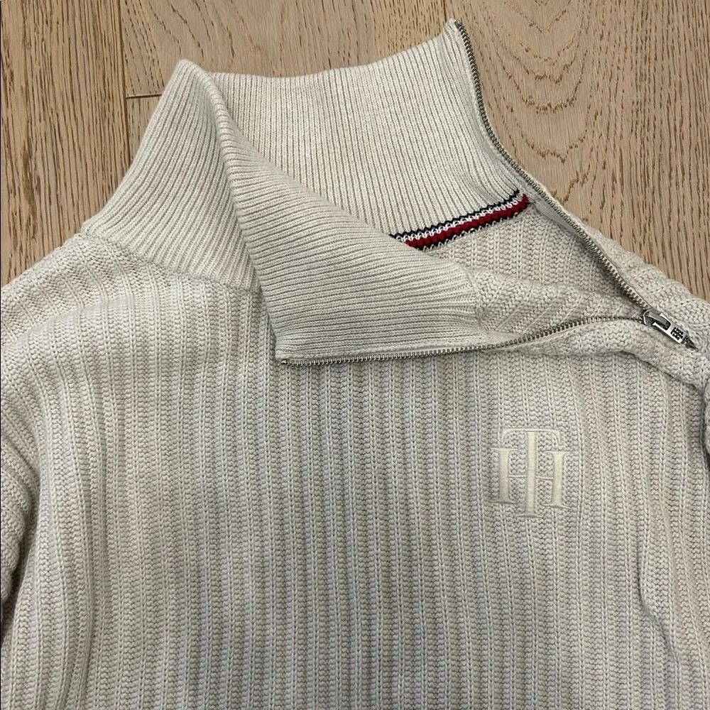 TOMMY HILFIGER ROBIN VARSITY HIGH NECK SWEATER - Picture 4 of 5